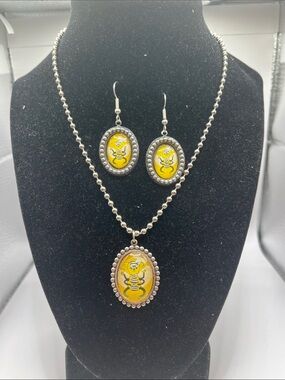 RARE!! Designs From The Deep deep Yellow Bee necklace & Earrings